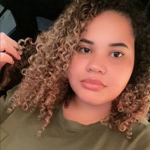 Meet your Posher, Kelly